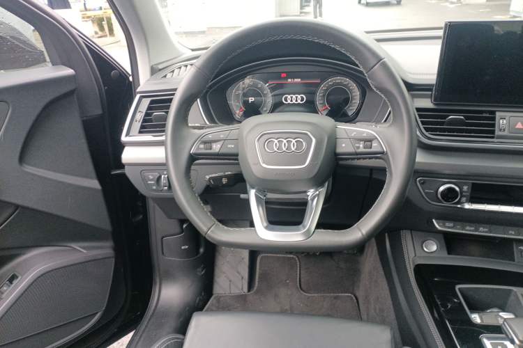 Used Audi Q5L 2021 40 TFSI Fashion Dynamic Model
