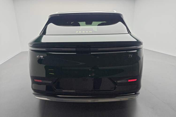Used Zeekr 7X 2025 100 kWh Long-Range Rear-Wheel Drive with Intelligent Driving Features

