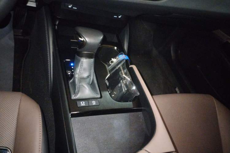 Used Lexus ES 2022 200 Excellence Edition
