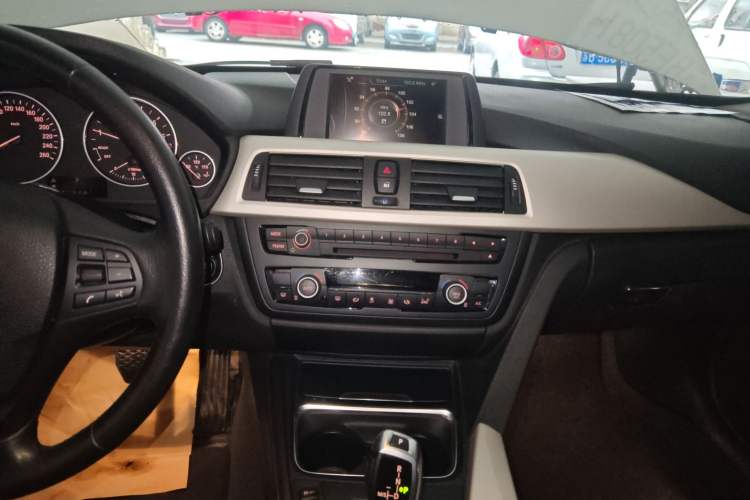 TDK.VehicleDetails.img