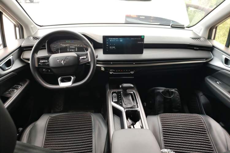 Used Wuling Jiachen 2022 1.5T CVT Smart Luxury Version
