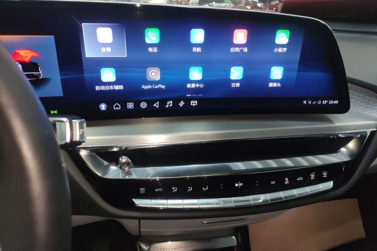 Used Cadillac LYRIQ 2022 Rear-Drive Long-Range Luxury Edition
