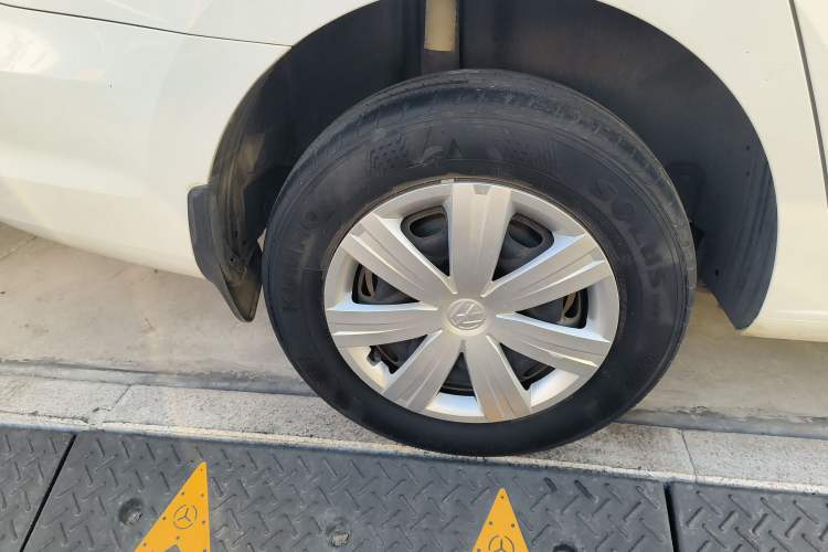 Used Volkswagen Jetta 2015 Value Edition 1.6L Manual Fashionable Style
