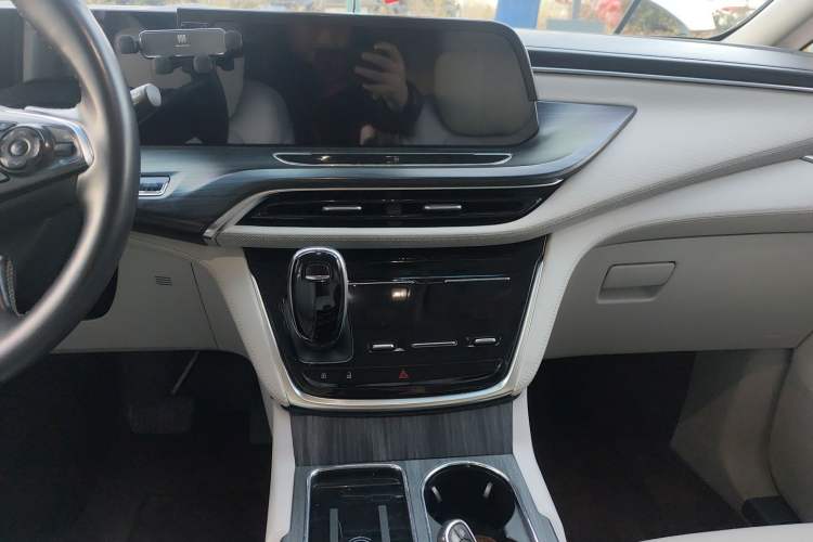 Used Buick GL8 2023 ES Lu Zun Deluxe and Yue Edition
