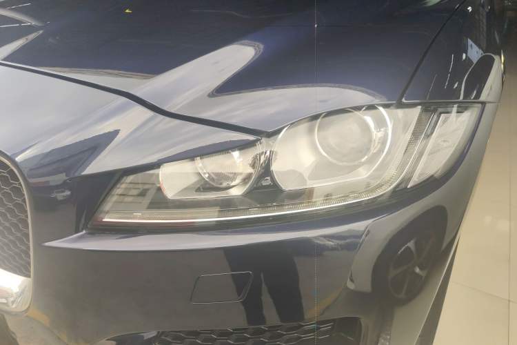 Used Jaguar F-PACE 2018 2.0T Two-Wheel Drive Urban Deluxe Edition
