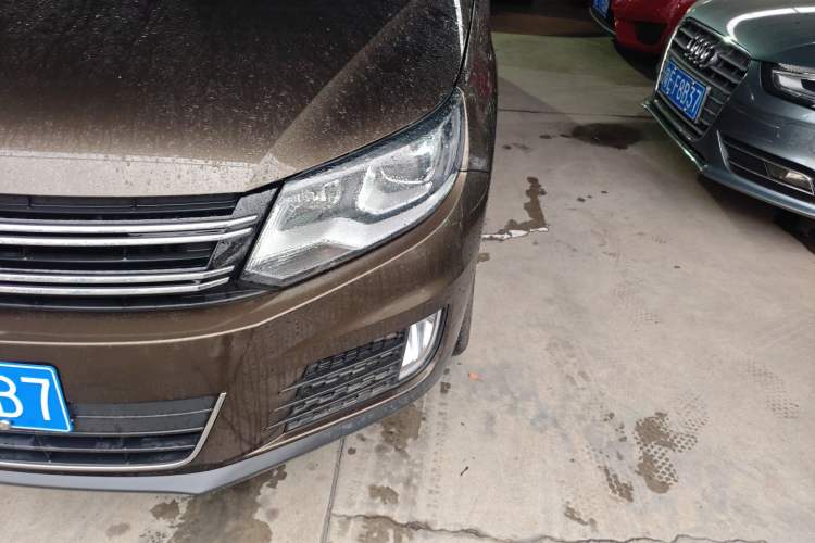 Used Volkswagen Tiguan 2015 1.8TSI Manual Two-Wheel-Drive Limited Edition