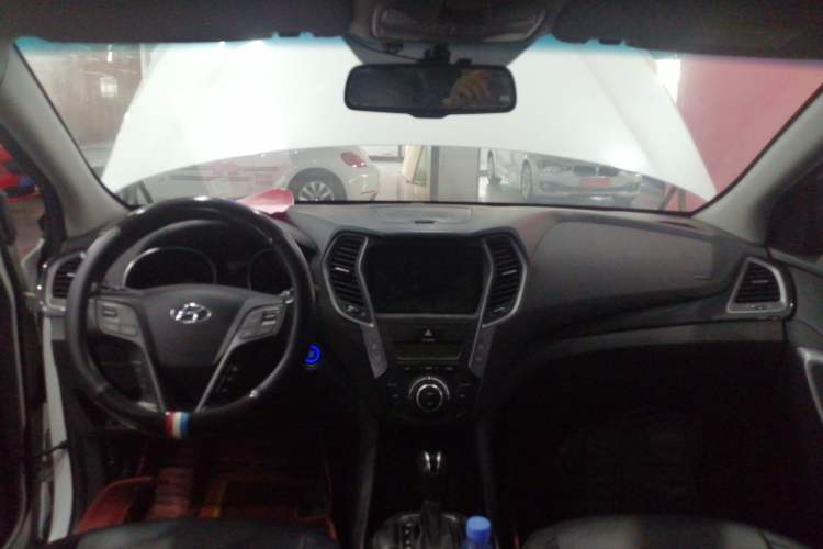 Used Hyundai Santa Fe 2013 2.4L Automatic Two-Wheel Drive Smart Version
