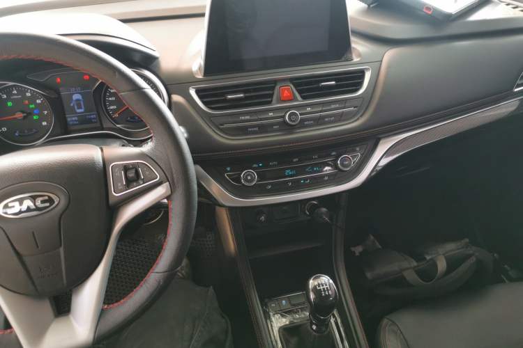 Used  Refine S3 2018 Custom Edition 1.5L Manual Luxury Smart Model
