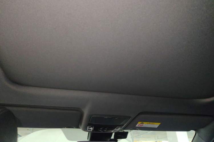 Used Honda UR-V 2017 240TURBO Two-Wheel Drive Luxury Edition China V
