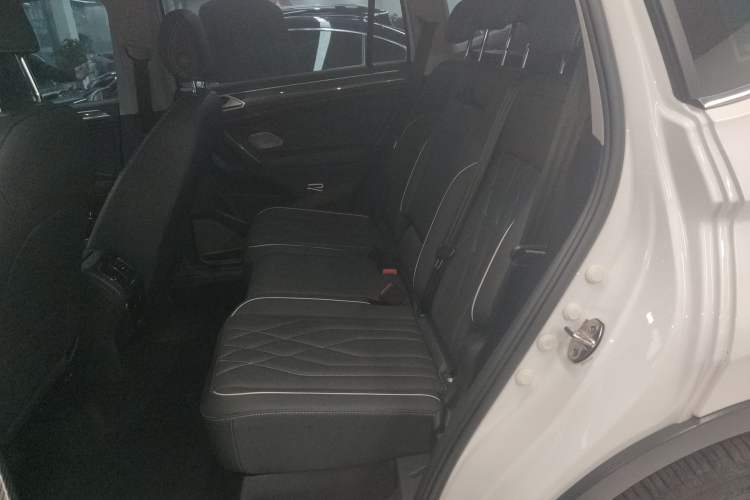 Used Volkswagen Tiguan L 2023 330TSI Automatic Two-Wheel Drive R-Line Enjoyment Edition
