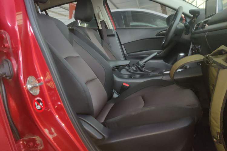 Used Mazda Mazda 3 Axela 2016 Sedan 1.5L Automatic Comfort Model