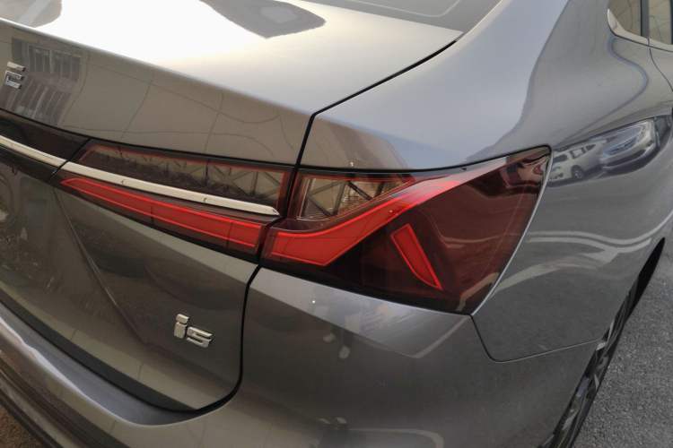 Used Roewe i5 2023 1.5L CVT Luxury Edition
