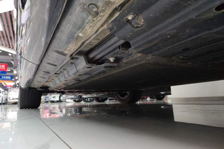 Used  Q07 2025 215 Prestige Edition
