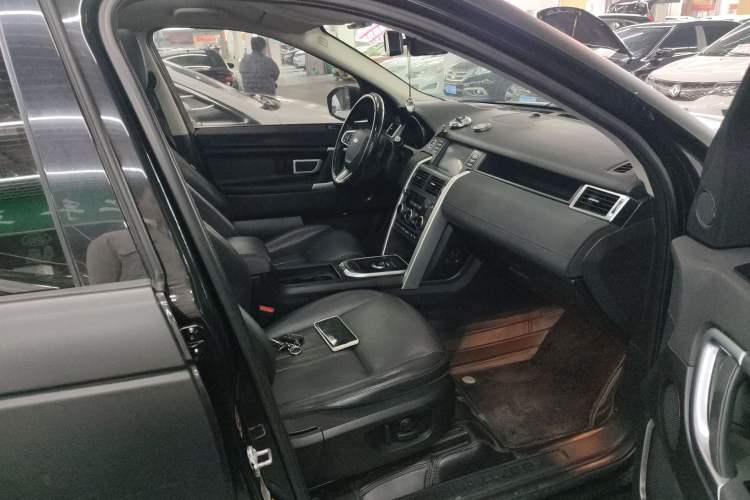Used Land Rover Discovery Sport 2019 240 PS SE Version China VI Standard