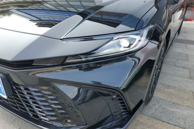 Used Toyota Camry 2026 Model Dual-Engine 2.0HSE Sport Lite Edition