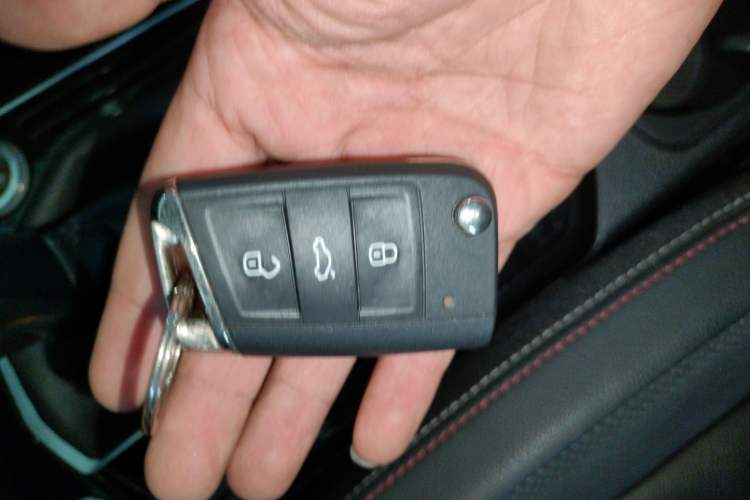 Used Volkswagen Tayron 2020 330TSI Two-Wheel Drive Luxury Smart Connectivity Version