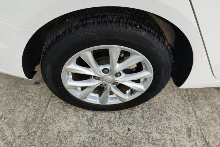 Used Roewe i5 2019 1.5L Manual 4G Connect Luxury Edition
