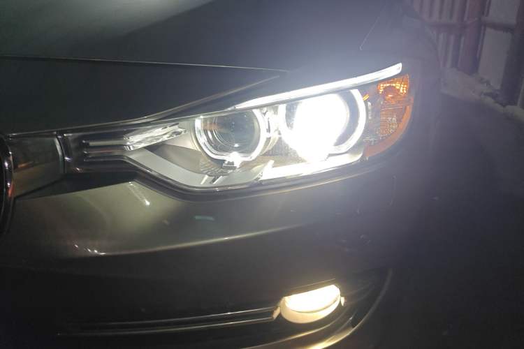 Used BMW 3 Series 2014 320Li Luxury Design Package
