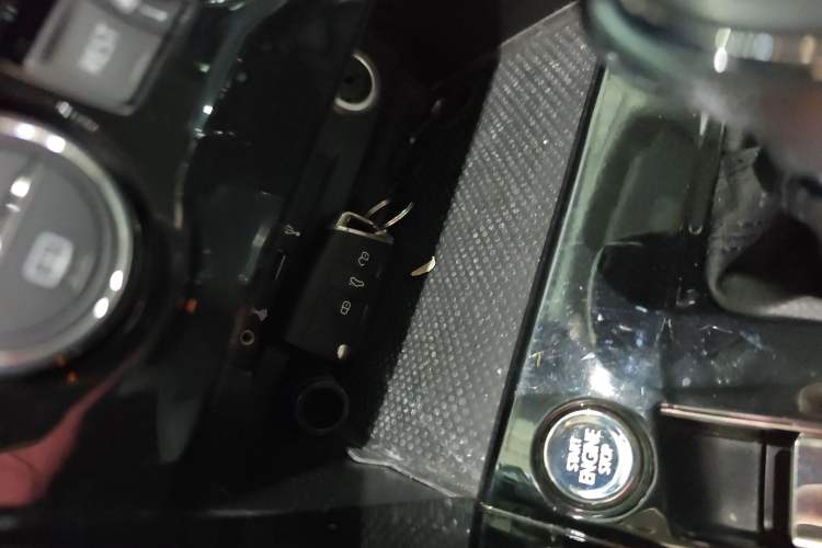 Used Volkswagen Tiguan L 2017 330TSI Automatic Two-Wheel Drive Comfort Edition