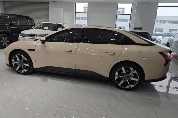 Used XPeng MONA M03 2024 620 with Ultra-Long Range
