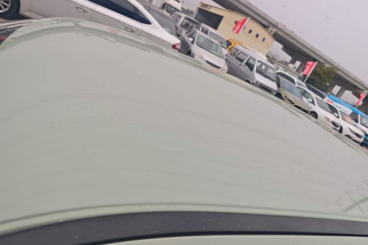 Used ORA White Cat 2022 Upgraded Model 305km Range Luxury Version Lithium-Ion Battery
