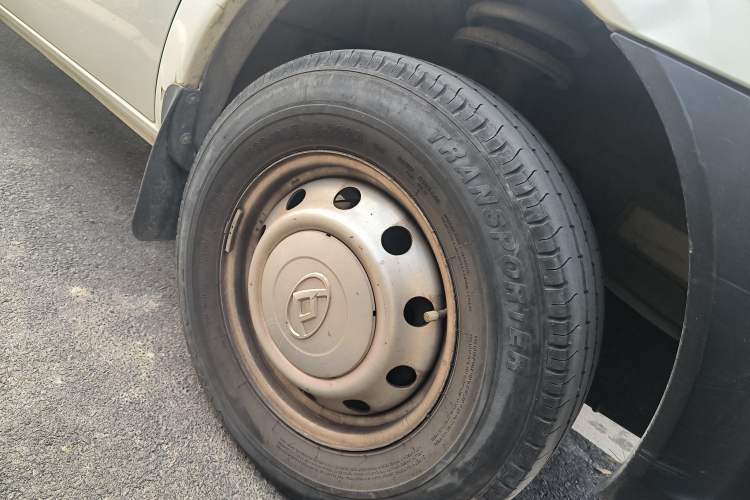 Used SAIC MAXUS Xintu V80 2019 2.5T Classic Edition 6-Speed Manual – Aoyuntong Short Wheelbase Mid-Height Design 5/6 Seats