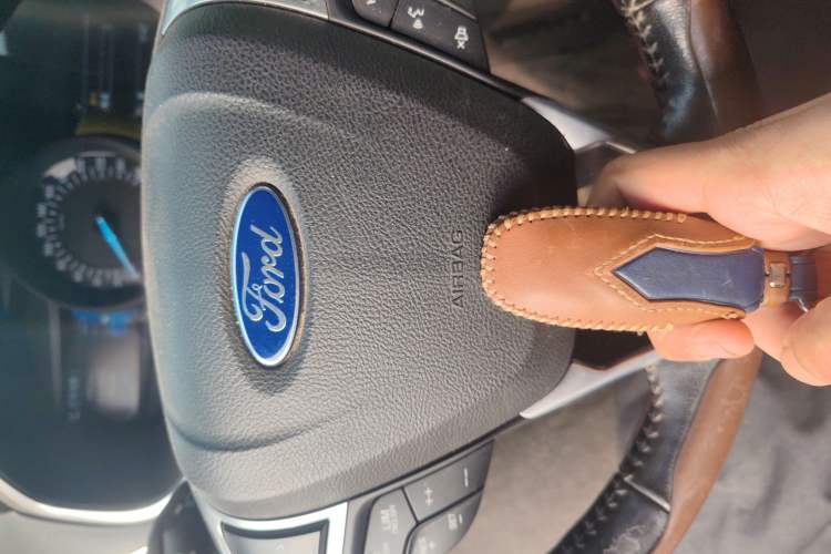 Used Ford Edge 2016 EcoBoost 245 Two-Wheel-Drive Titanium 7-Seater