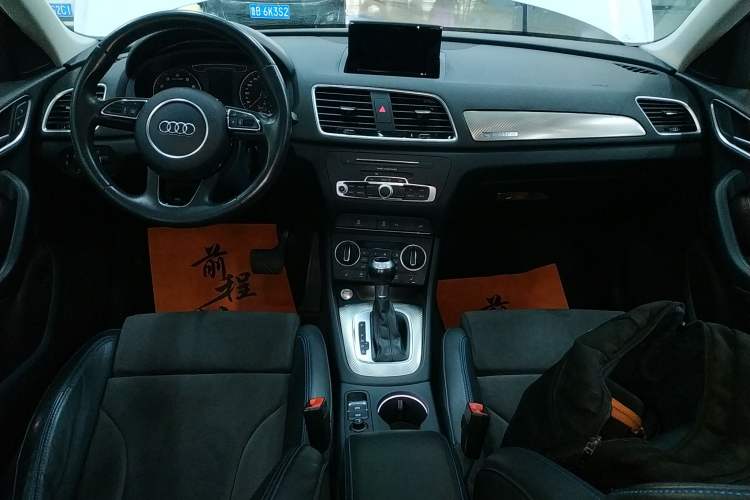 Used Audi Q3 2017 40 TFSI quattro all-wheel-drive sport model
