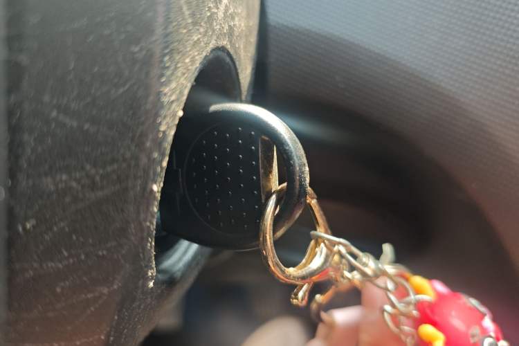 Used Chevrolet Sail 2013 Sedan 1.2L Manual Fashionable Happiness Edition
