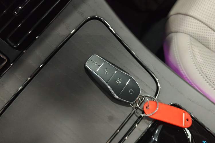 Used BYD Han 2025 EV with 701 km of Laser Radar-Enabled Intelligent Driving