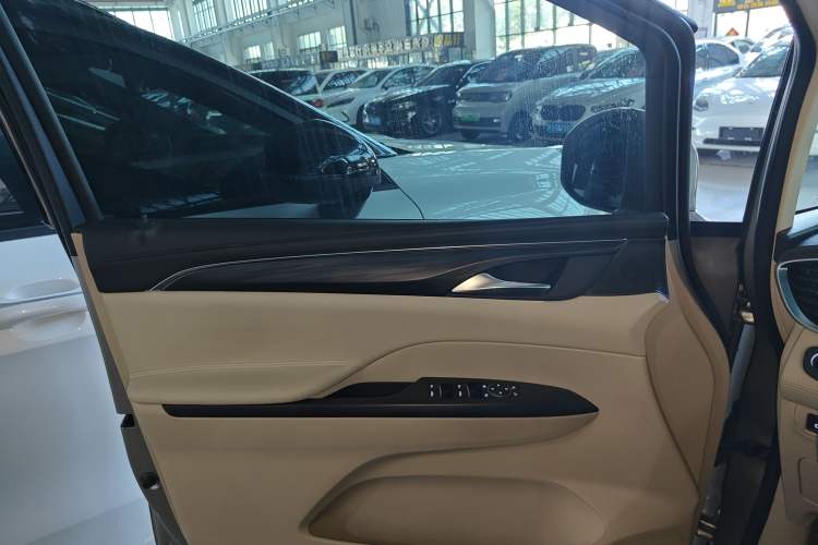 Used Buick GL8 2023 ES Lu Zun Deluxe Model
