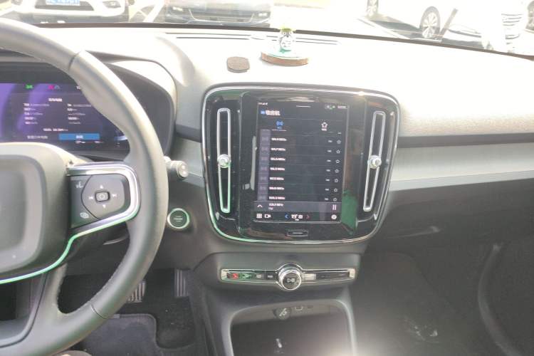 Used Volvo XC40 2024 B3 Zhiyuan Luxury Edition
