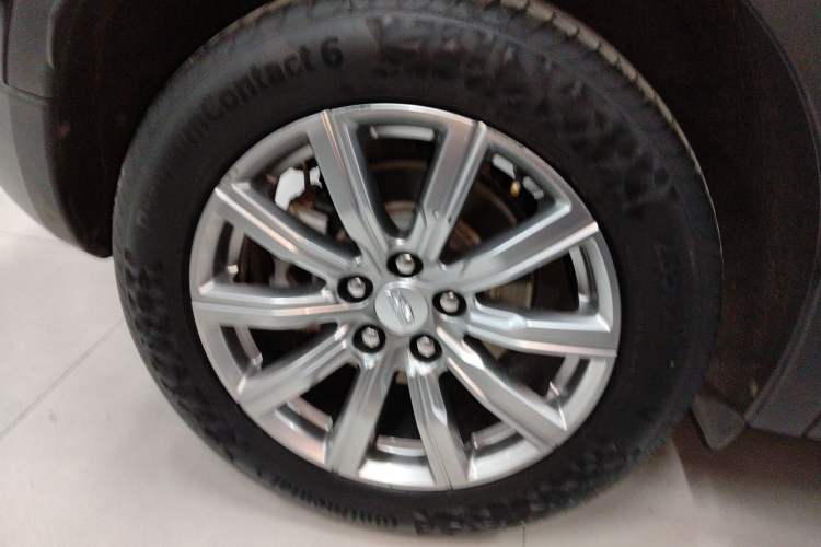 Used Cadillac XT4 2020 28T Two-Wheel-Drive Leading Version
