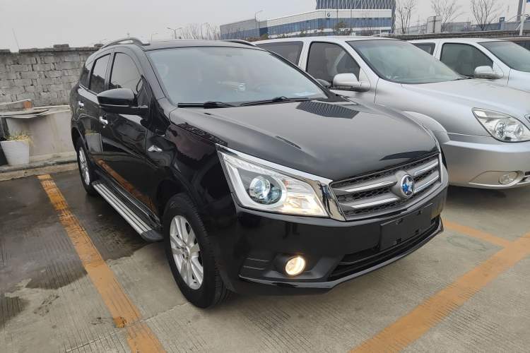 Used Venucia T70 2015 2.0L CVT Smart Edition