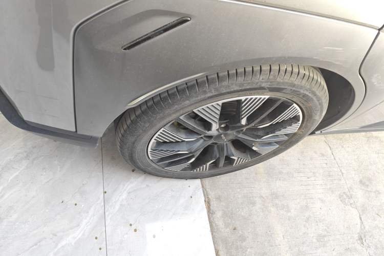 Used AION Y 2022 70 Tech Edition Ternary Lithium