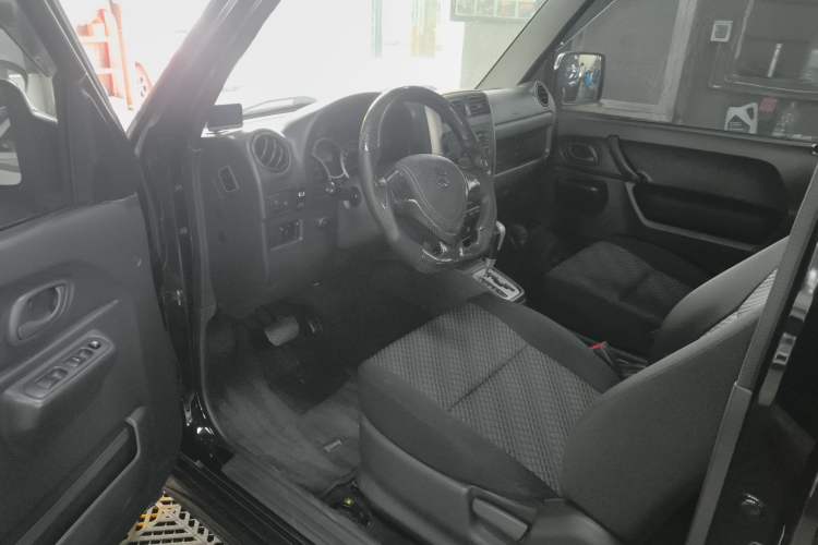 Used Suzuki Jimny 2015 1.3 AT JLX
