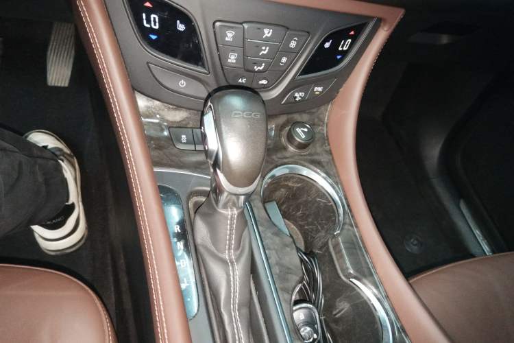 Used Buick Envision 2016 20T Two-Wheel-Drive Elite Model
