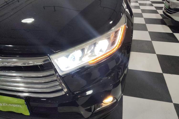 Used Toyota Highlander 2015 2.0T Four-Wheel Drive Luxury Edition 7-Seater
