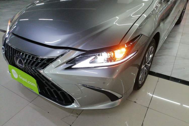Used Lexus ES 2021 300h Excellence Edition

