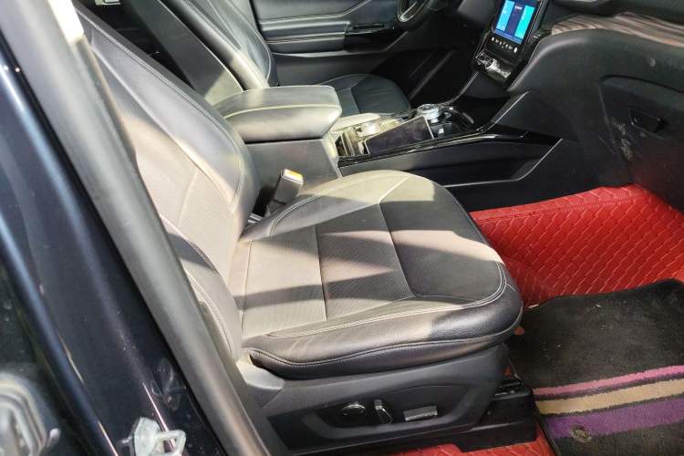 Used Ford Explorer 2020 EcoBoost 285 4x4 Titanium Edition 6 Seats