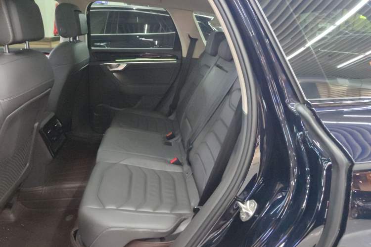 Used Volkswagen Touareg 2021 3.0 TSI Luxury Edition Black Diamond Sport Package
