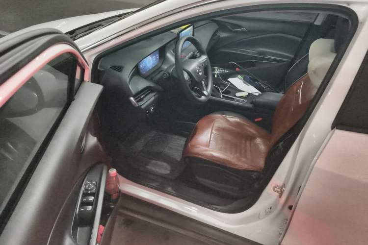 Used Buick Velite 6 2024 450km Range Commuter Version
