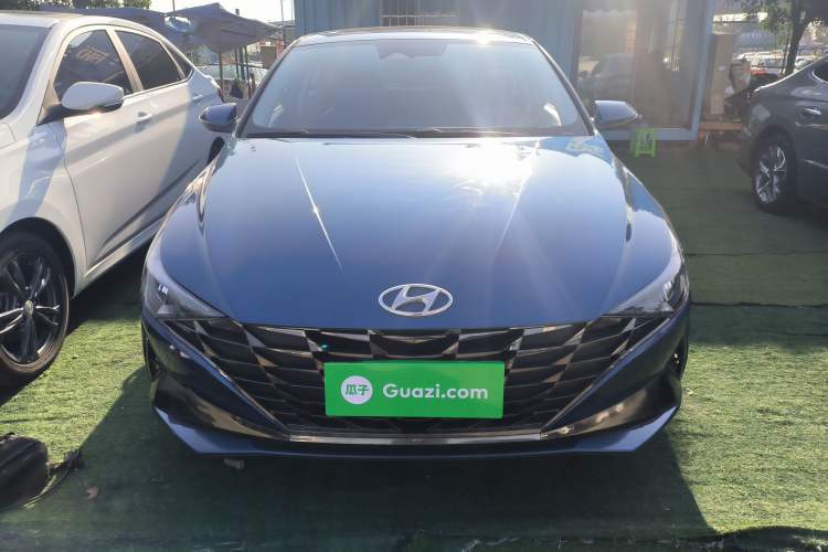 Used Hyundai Elantra 2022 1.5L CVT LUX Prestige Edition
