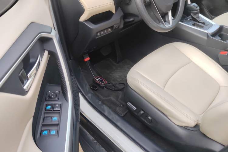 Used Toyota RAV4 2020 2.0L CVT Two-Wheel Drive Fashion Edition
