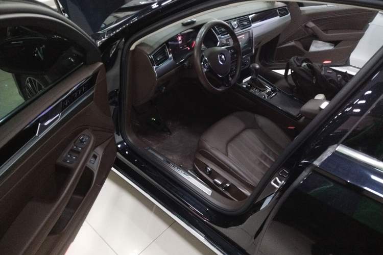 Used Volkswagen Phideon 2021 380TSI Luxury Edition