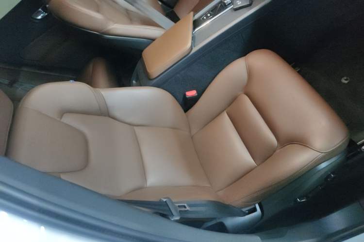 Used Volvo XC60 2024 B5 4x4 Smart Luxury Edition