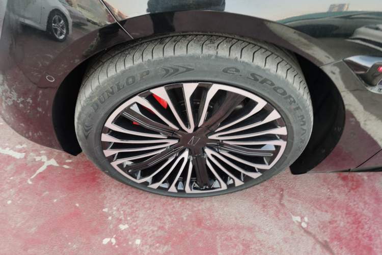 Used  12 2025 Ultra Extended-Range Edition
