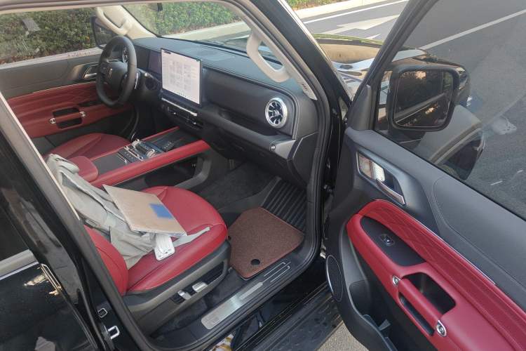 Used Tank 300 New Energy 2025 Hi4-T