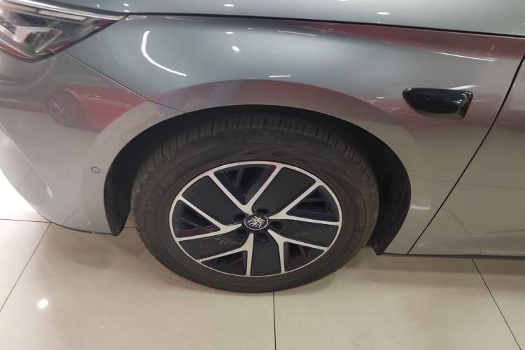 Used BYD Qin L 2025 DM-i Smart Drive 120KM Superior Model
