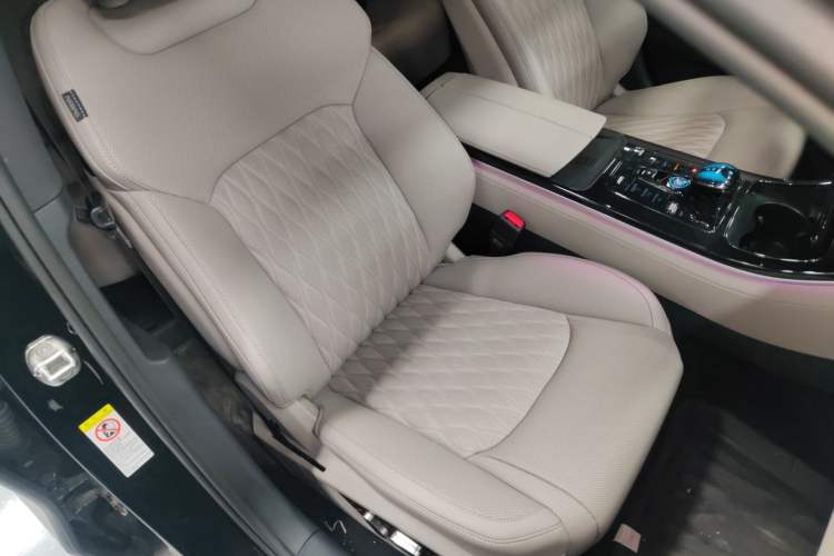 Used BYD Han 2025 DM-i Smart Drive 125KM Prestige Model
